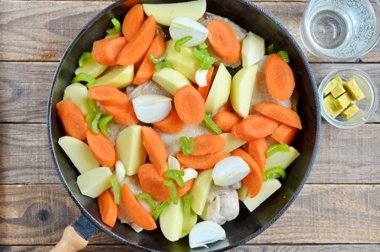 Mom s Chicken En Cocotte Recipe Cook me Recipes mom-s-chicken-en-cocotte-recipe-cook-me-recipes