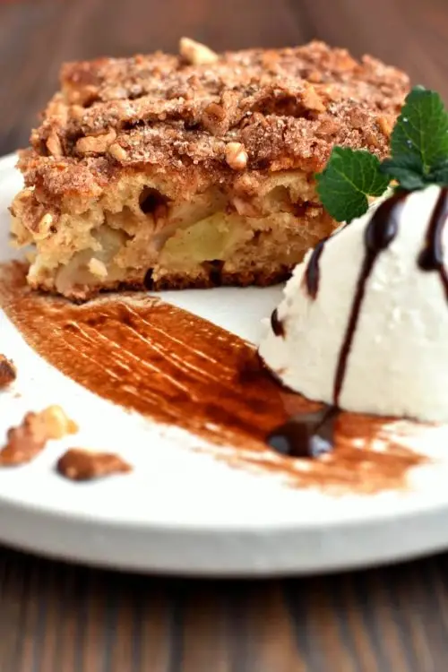 Mom’s Prize Winning Raw Apple Cake