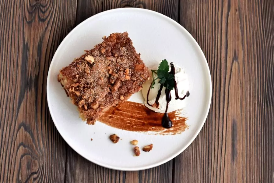 Mom’s Prize Winning Raw Apple Cake