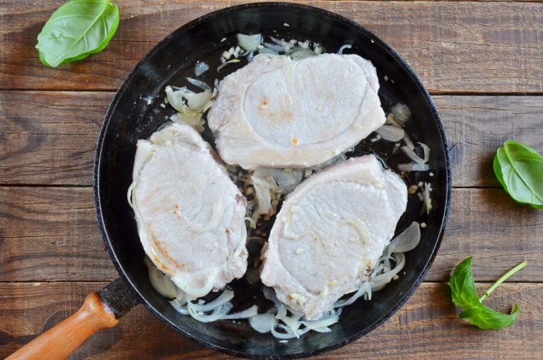 Step 3 - Smothered Pork Chops