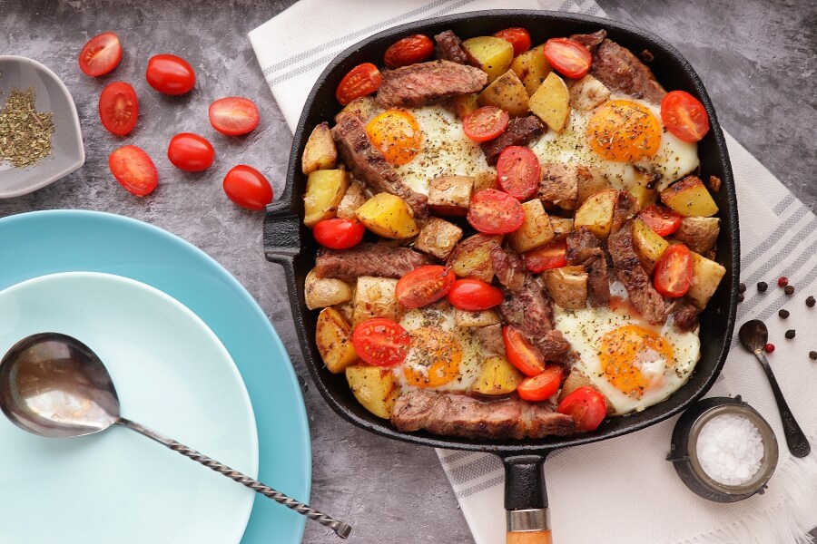 How to serve Easy Steak and Egg Hash