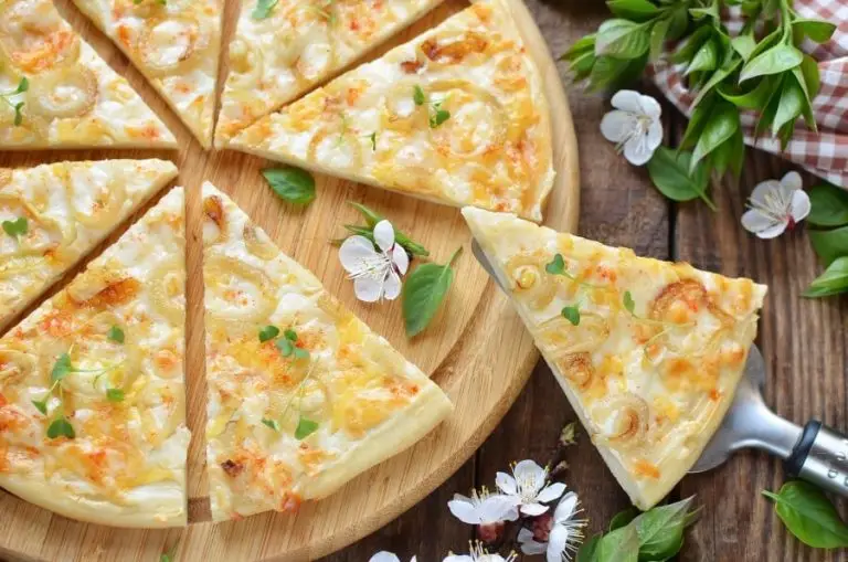 Step 11 - White and Gold Pizza