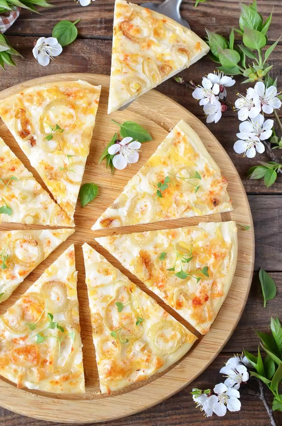 White and Gold Pizza