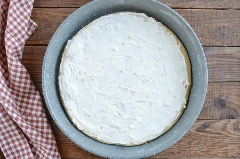 Step 8 - White and Gold Pizza