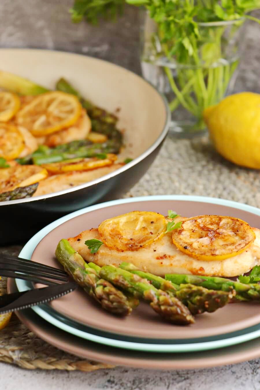 5 Ingredient Lemon Chicken with Asparagus Recipe - Cook.me Recipes