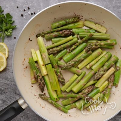 5 Ingredient Lemon Chicken with Asparagus recipe - step 6