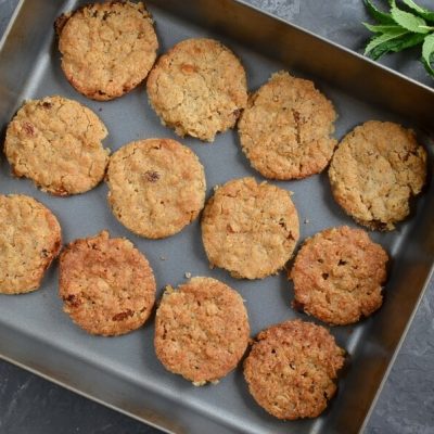 Spicy Oatmeal Raisin Cookies recipe - step 5