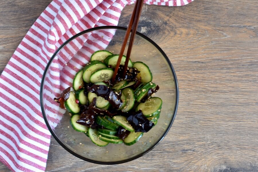 Vegan Chilled Cucumber and Wood Ear Mushroom Salad recipe - step 4