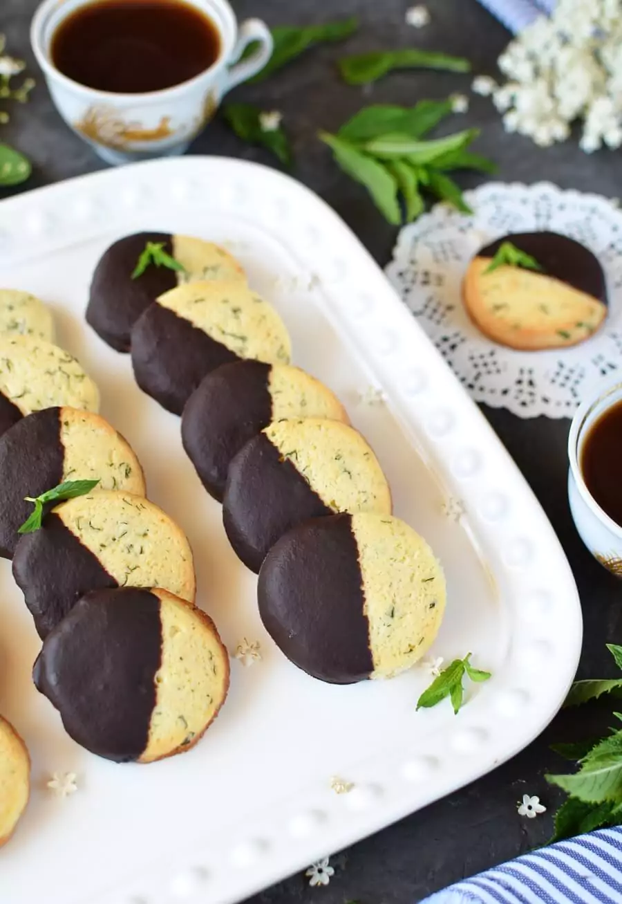 Delicate Mint Thins