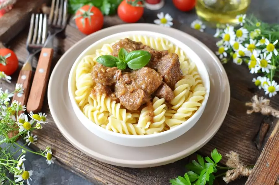 Egyptian Lahma Bil Basal (Beef in Rich Onion Sauce)