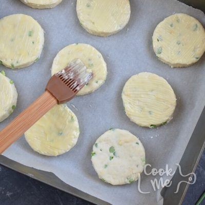 Garlic Scape and Gruyere Biscuits recipe - step 5