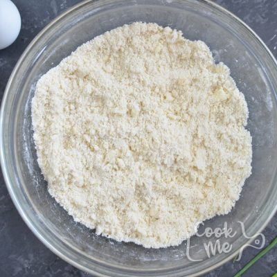 Garlic Scape and Gruyere Biscuits recipe - step 3