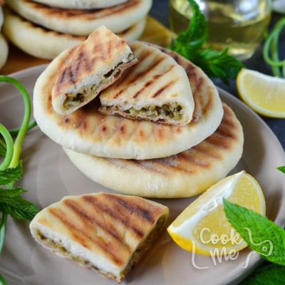 Grilled Naan Bread With Indian Garlic Scape Chutney Recipe-How To Make Grilled Naan Bread With Indian Garlic Scape Chutney-Delicious Grilled Naan Bread With Indian Garlic Scape Chutney