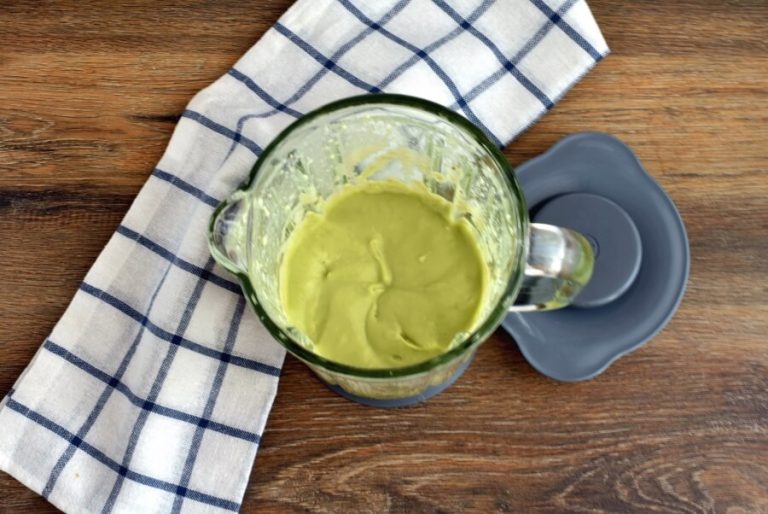 Step 1 - Keto Low Carb Mint and Chocolate Chip Ice Cream
