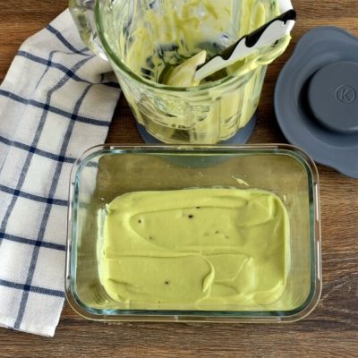 Keto Low Carb Mint and Chocolate Chip Ice Cream recipe - step 3