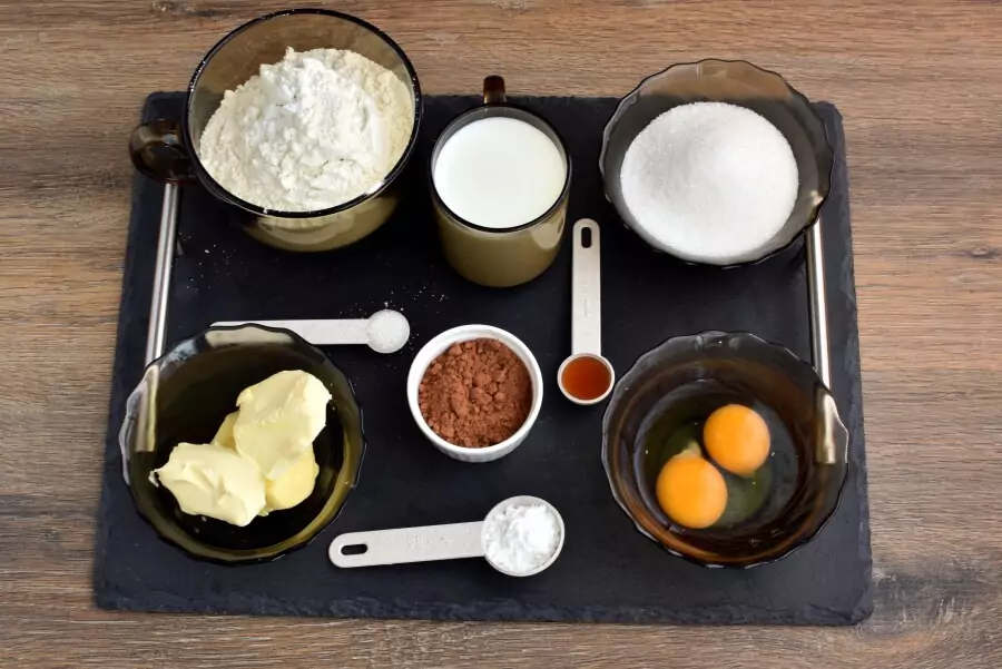 Ingredients for Easy Marble Cake