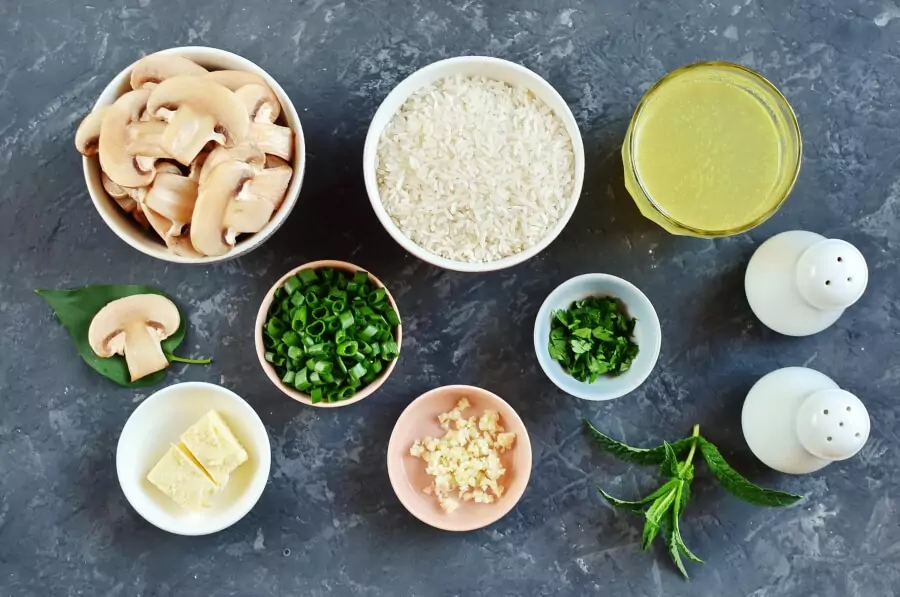 Ingredients for Easy Mushroom Rice