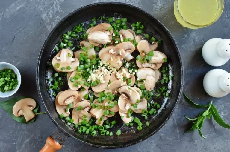 Step 1 - Easy Mushroom Rice