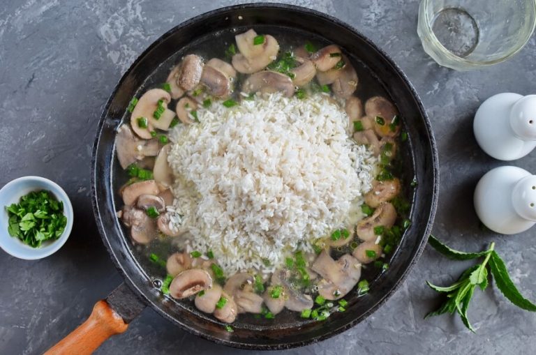 Step 2 - Easy Mushroom Rice
