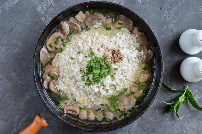 Step 3 - Easy Mushroom Rice