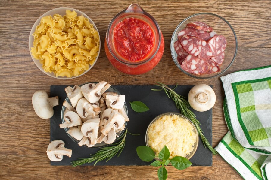 Ingridiens for Smoked Sausage & Mushroom Pasta Marinara