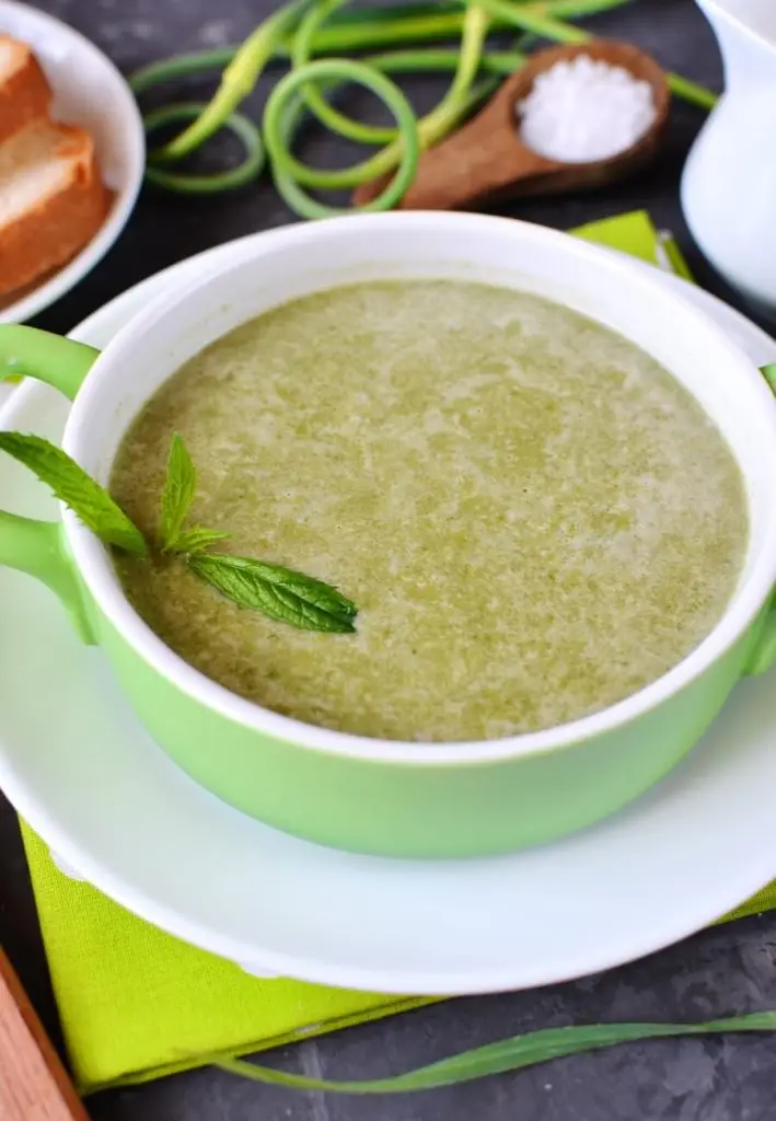 Vegetarian Spinach, Pea and Garlic Scape Soup