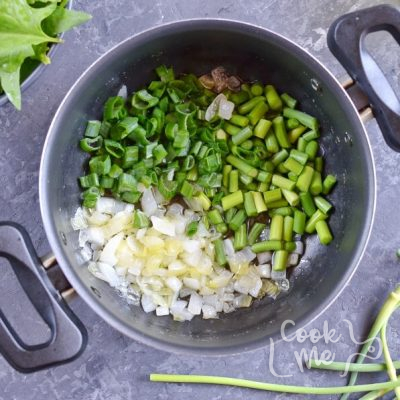 Vegetarian Spinach, Pea and Garlic Scape Soup recipe - step 2