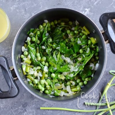 Vegetarian Spinach, Pea and Garlic Scape Soup recipe - step 3