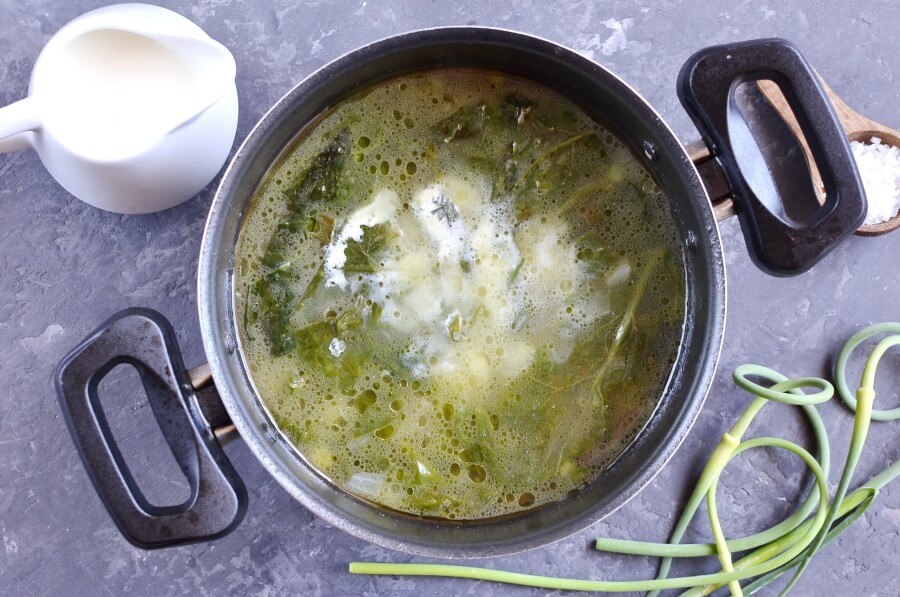 Vegetarian Spinach, Pea and Garlic Scape Soup recipe - step 5