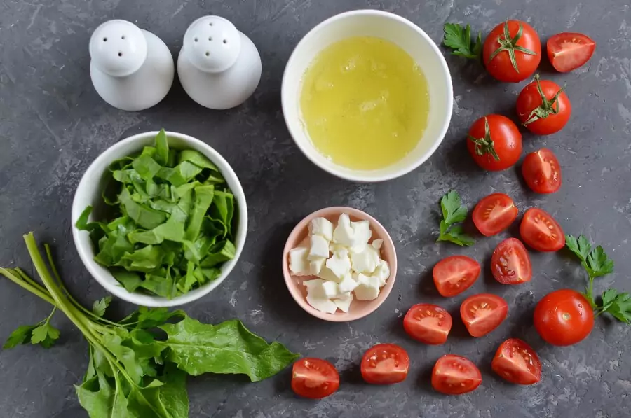 Ingredients for Spinach, Tomato and Feta, Egg White Omelet