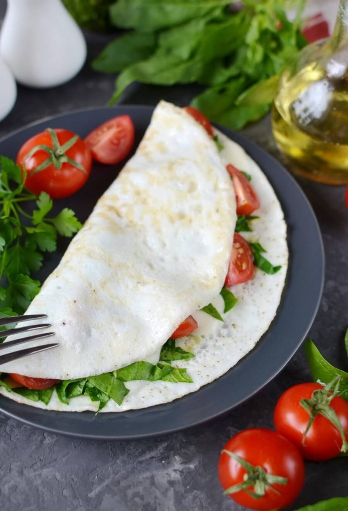 A healthier Spinach, Tomato and Feta Omelet