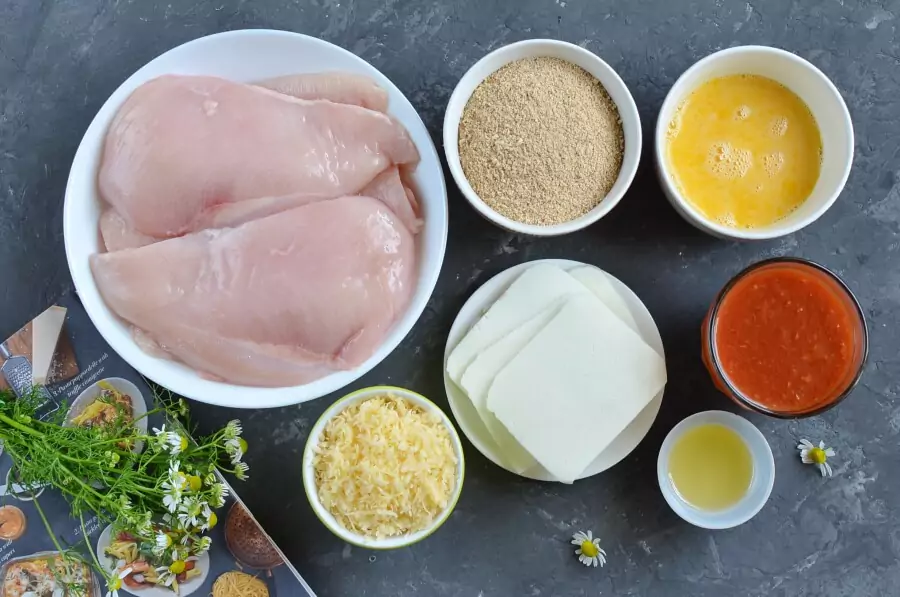 Ingredients for Tomato Chicken Parmesan