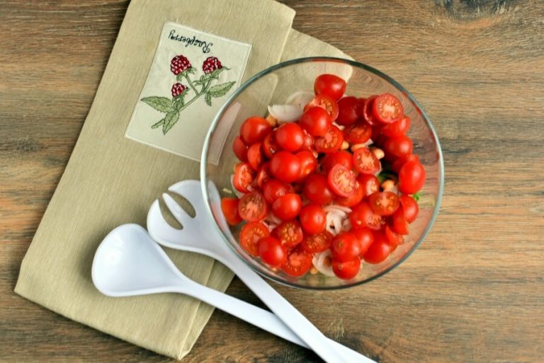 Step 1 - Healthy Tomato, Cucumber and Feta Salad