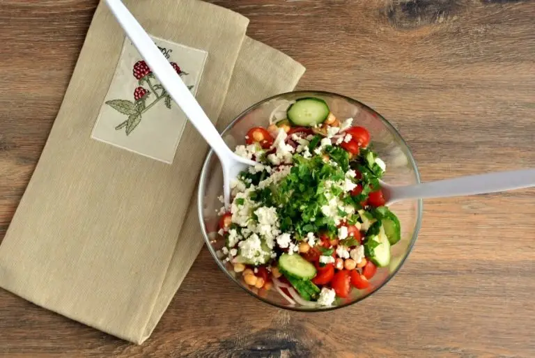 Step 3 - Healthy Tomato, Cucumber and Feta Salad