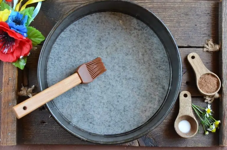 Ukrainian Apple Cake (Yabluchnyk) recipe - step 1