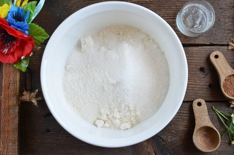 Ukrainian Apple Cake (Yabluchnyk) recipe - step 2