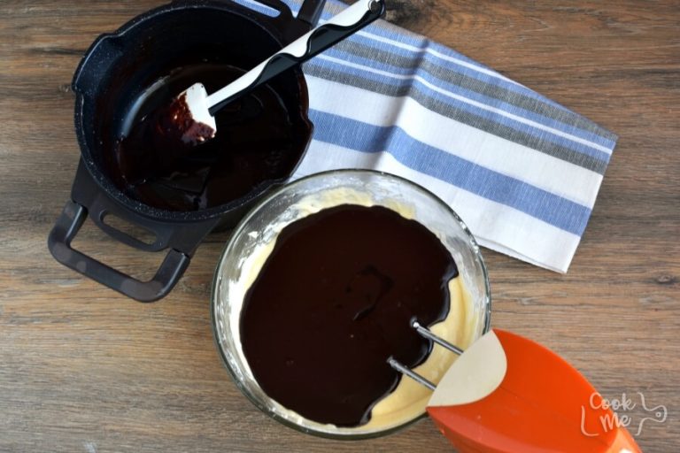 Step 7 - Wellesley Fudge Cake