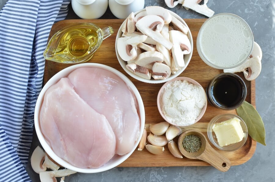 Ingridiens for Chicken Breasts with Balsamic Vinegar and Garlic