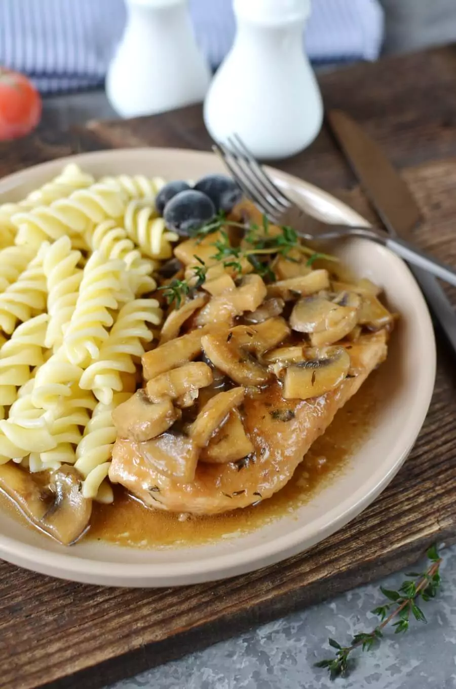 Chicken Breasts with Balsamic Vinegar and Garlic