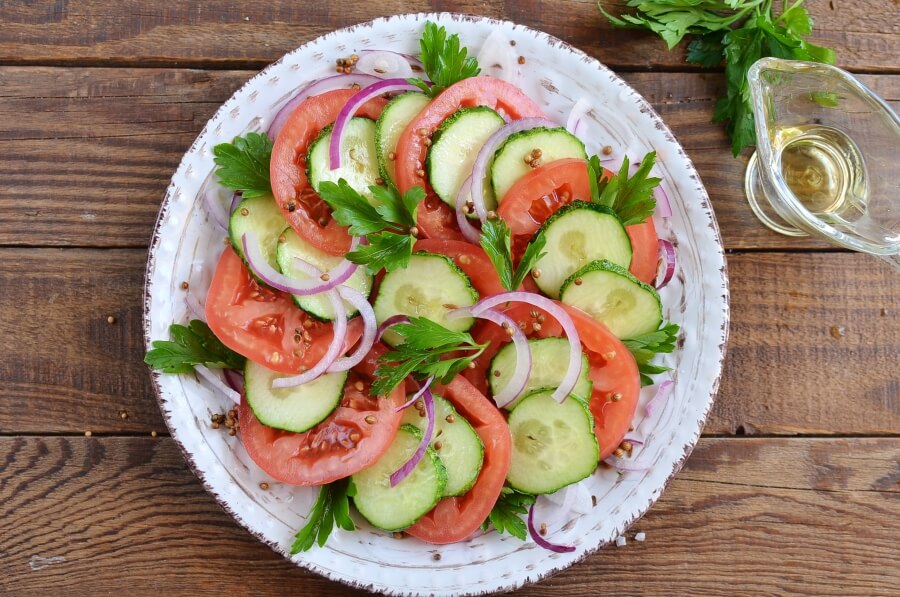 How to serve Vegan Cucumber Tomato Salad