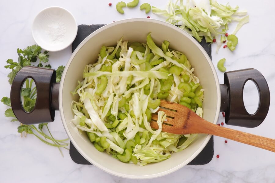 Detox Chicken Cabbage Soup recipe - step 1
