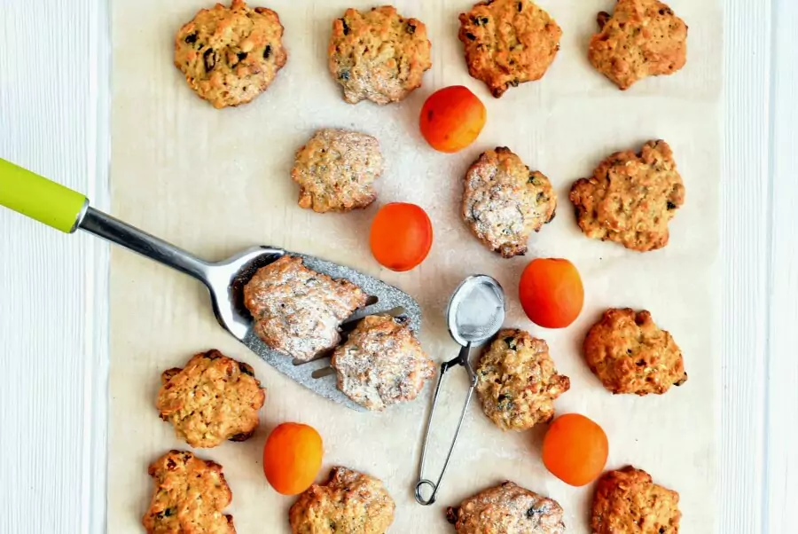 Healthy Fruited Oatmeal Cookies