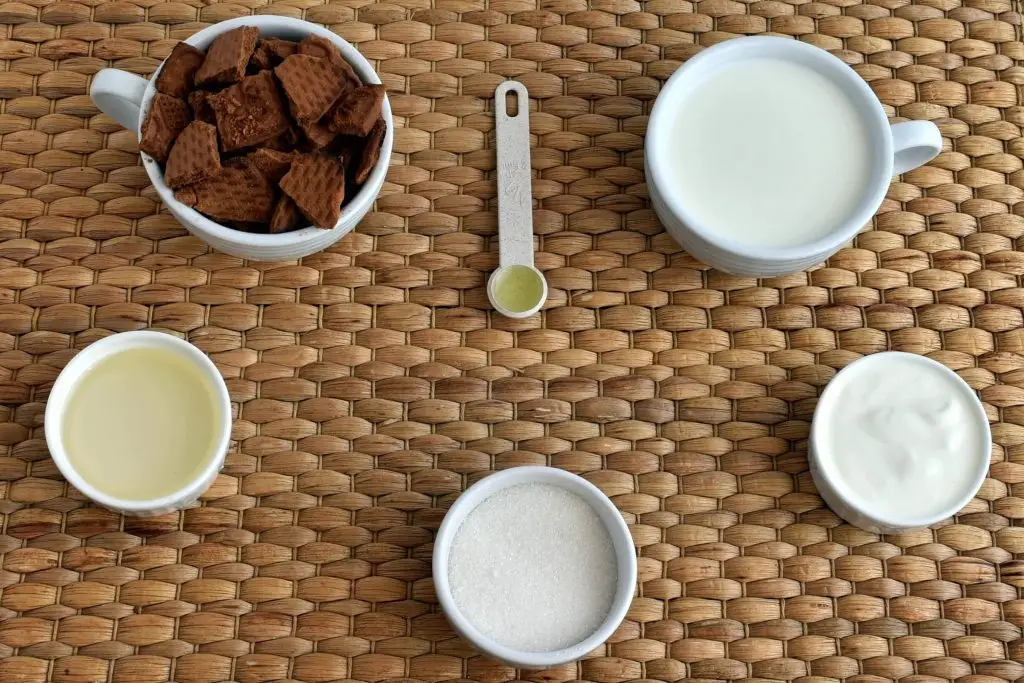 Ingredients for Grasshopper Ice Cream Pie