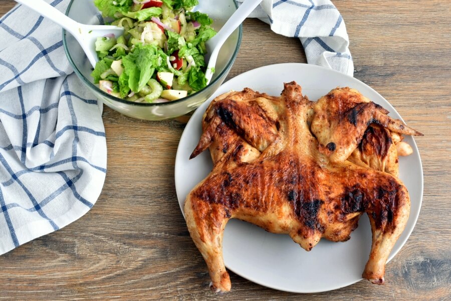 How to serve Grilled Spiced Chicken with Crunchy Apple Salad