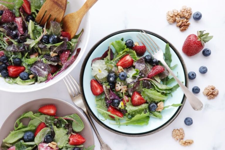 Step 4 - Healthy Berry and Walnut Salad
