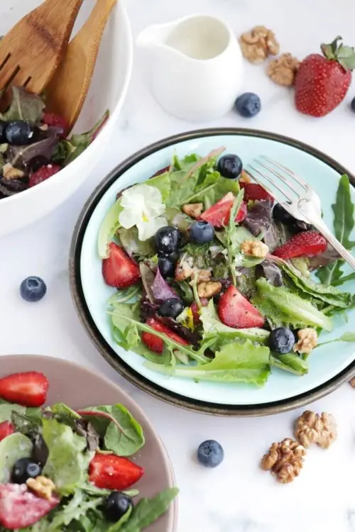 Healthy Berry and Walnut Salad