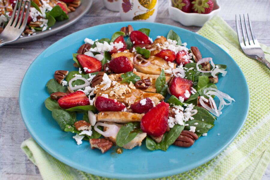 Healthy Strawberry-Chicken Salad with Pecans recipe-Easy Grilled Chicken Salad Recipe with Strawberries-Easy Strawberry-Chicken Salad