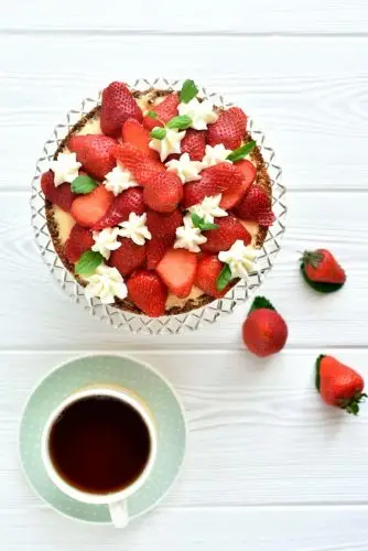 Healthy Strawberry-Orange Tart