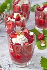 Healthy Strawberry Parfaits