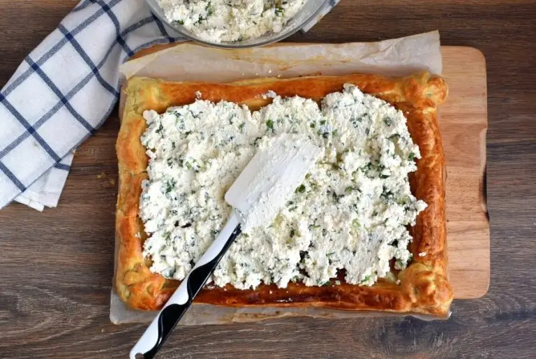 Step 7 - Herbed Ricotta and Fresh Tomato Tart